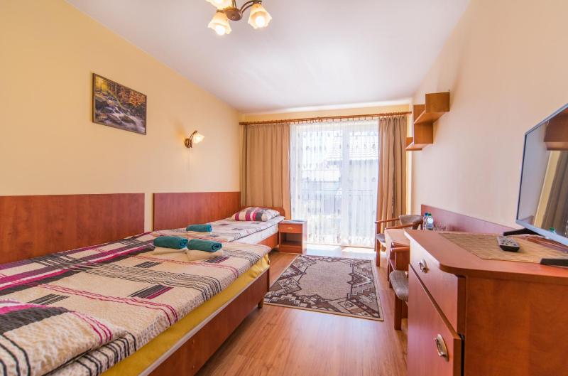 Triple Room with Private Bathroom image 4