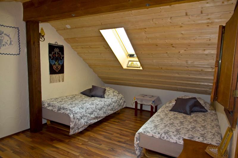 Quadruple Room with Shared Bathroom image 2