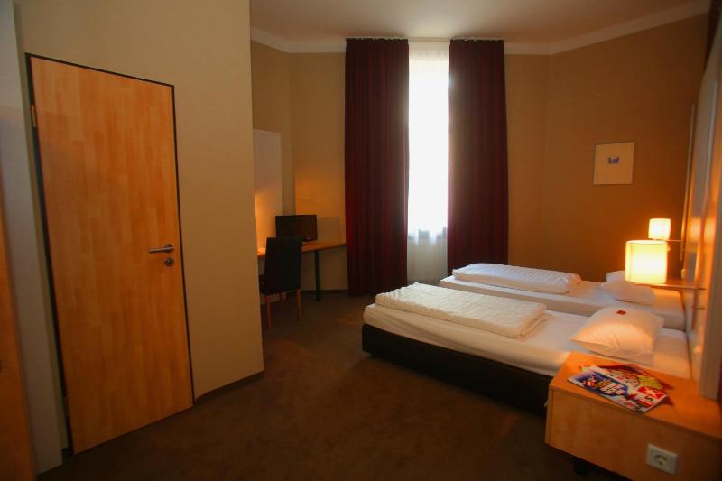 Hotel Columbus - image 2