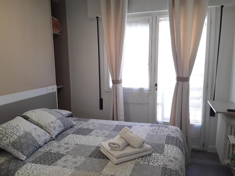 Small Double Room image 1