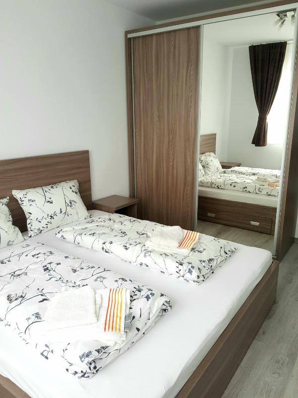 HappyHome Central Deluxe Apartments - image 11