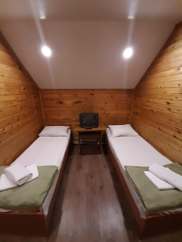 Budget Twin Room image 2