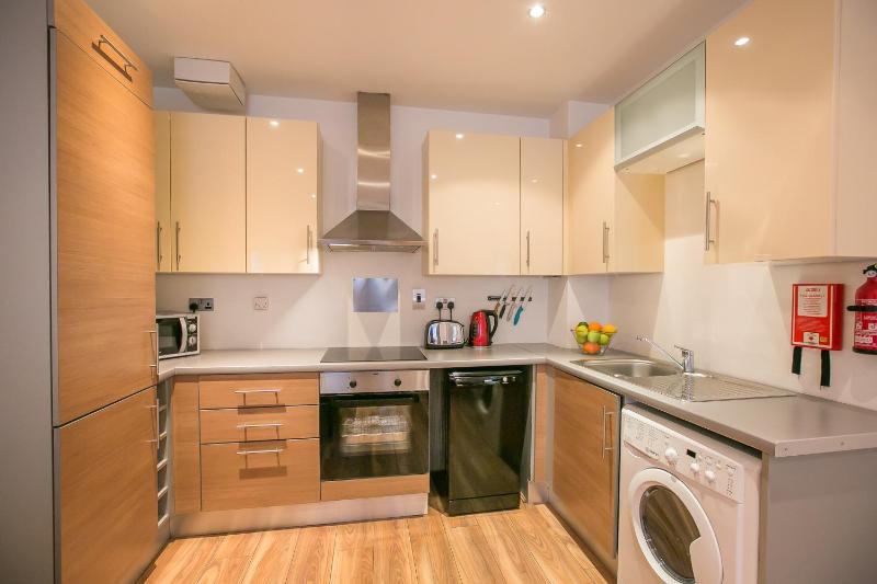 One-Bedroom Apartment image 3