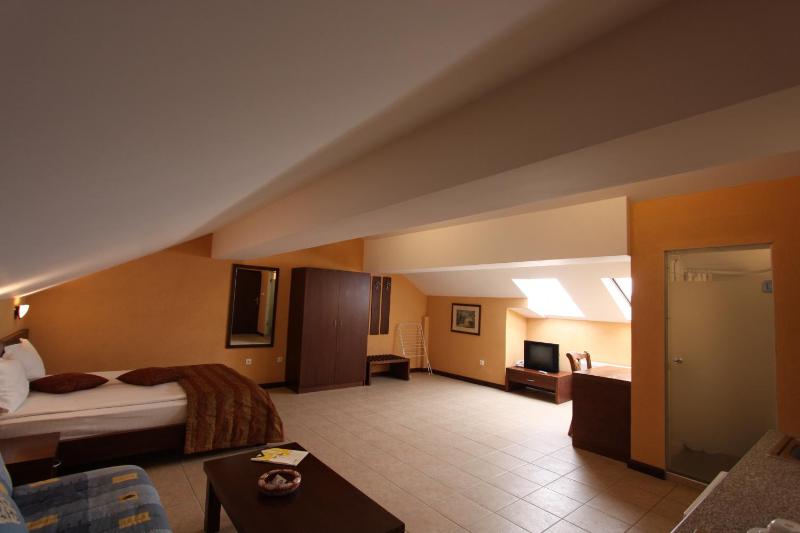 Standard Double Room image 2
