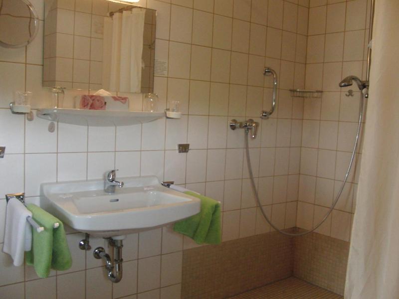 Triple Room with Garden View image 2
