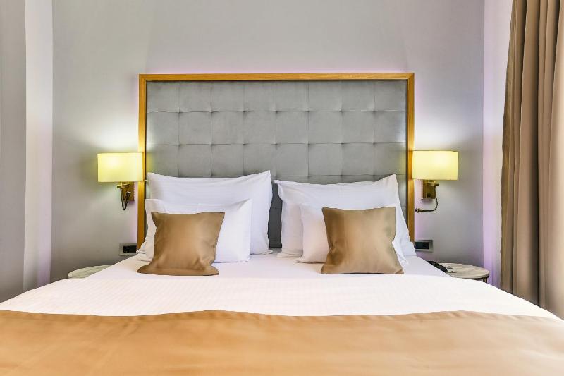 Budget Double Room image 3