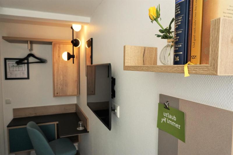 Single Room image 4