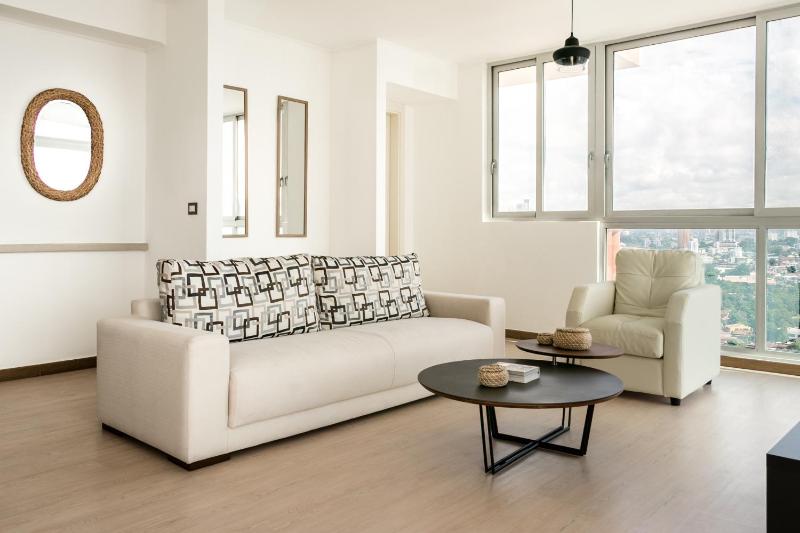 Enchanting City View Apartment - PH Quartier Del Mar - image 12