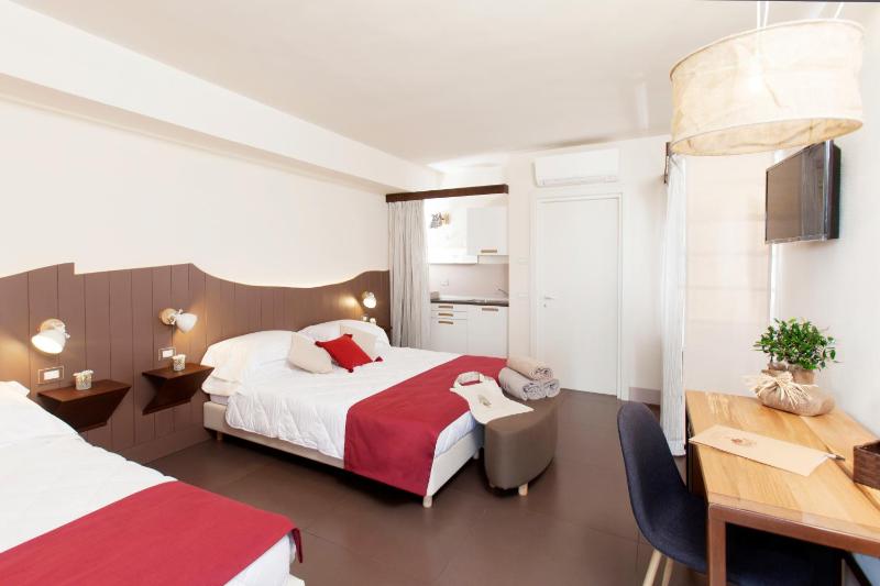 Comfort Triple Room image 4