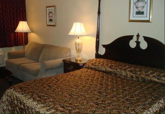 Queen Room image 3