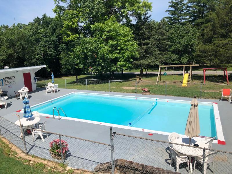 Apartment with Pool View  image 2