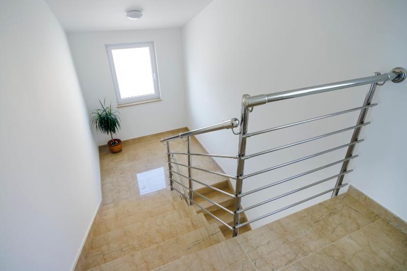 One-Bedroom Apartment image 1