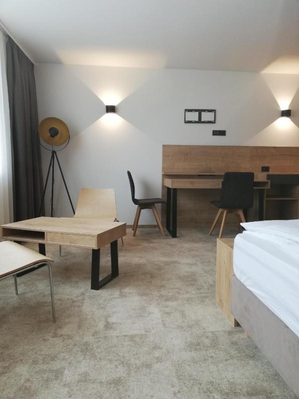 Deluxe Double Room (2 Adults + 1 Child) image 3