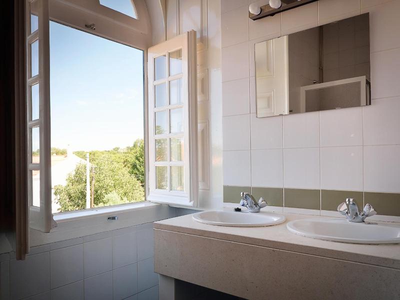 Quadruple Room with Shared Bathroom image 2