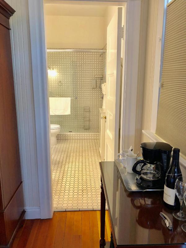 King Room with Balcony image 2