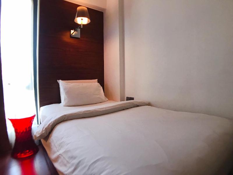 Deluxe Single Room image 3