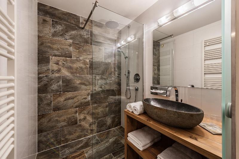 Double Room image 3