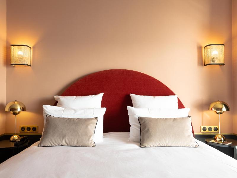 Standard Double Room - City Side image 2