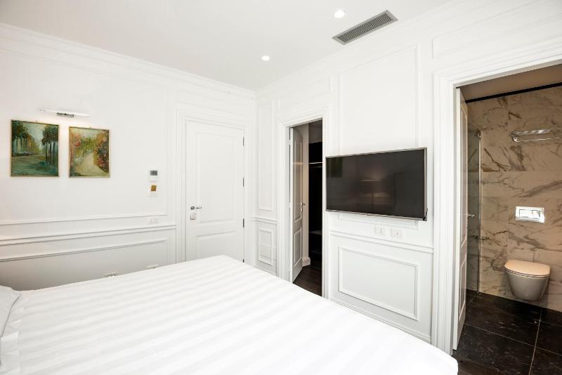 Deluxe Double Room image 2