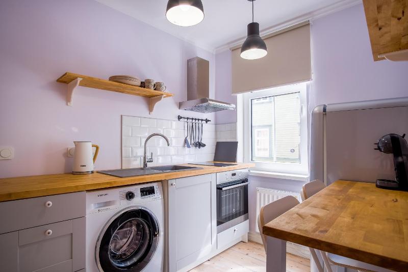 Dream Stay - Authentic Studio near Seaplane Harbour - image 1