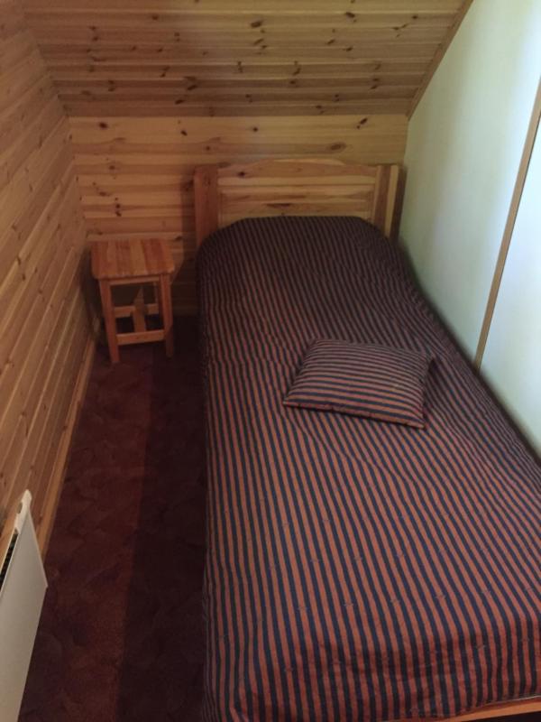 Twin Room with Shared Bathroom image 2