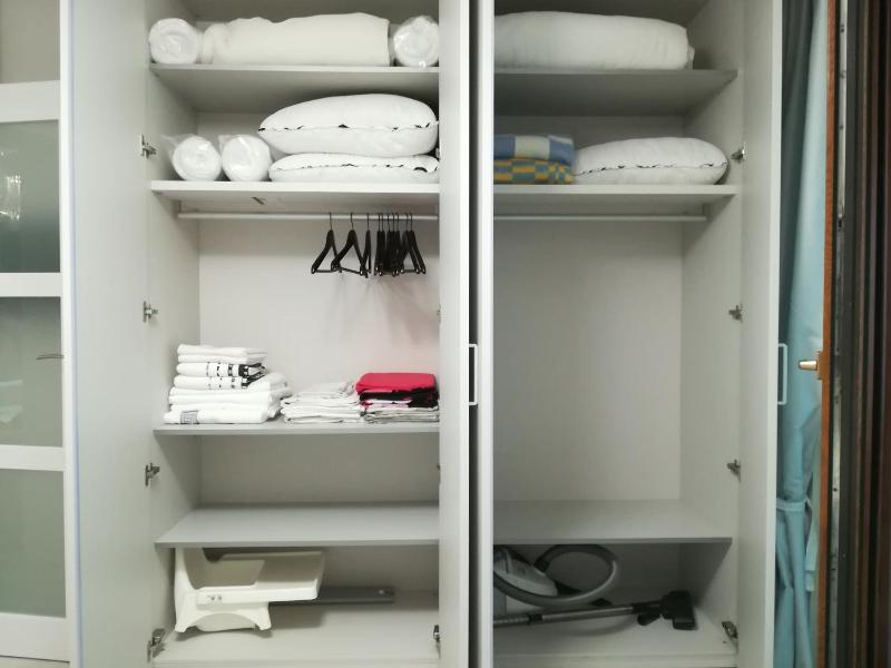 Deluxe Modern Apartment image 3