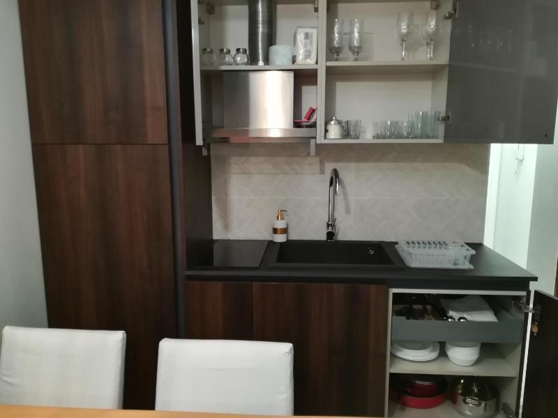 Deluxe Modern Apartment image 4
