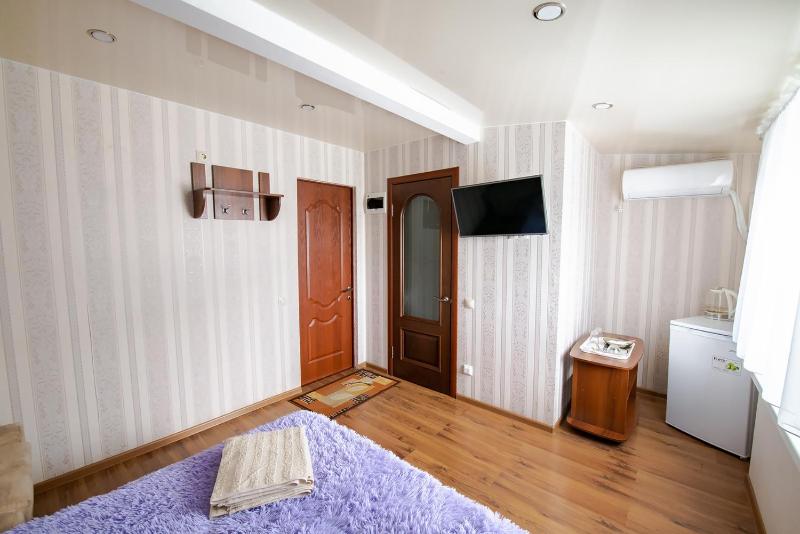 Budget Double Room image 2