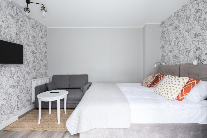 Double Room with Balcony image 2
