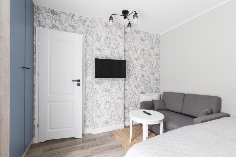 Double Room with Balcony image 3