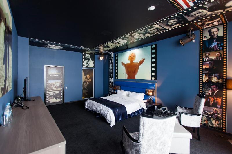 Large Double Room - Fitness package image 3