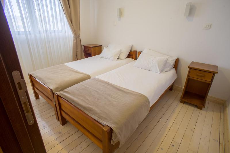 Twin Room image 1