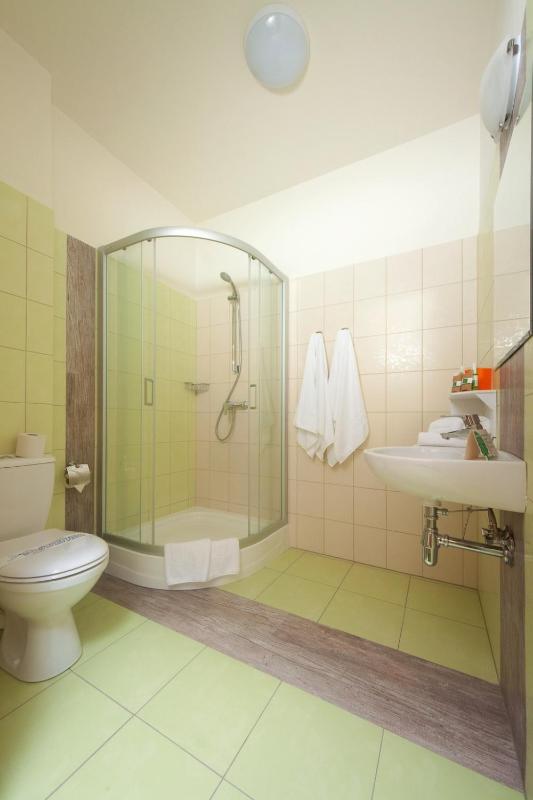 Double or Twin Room image 3