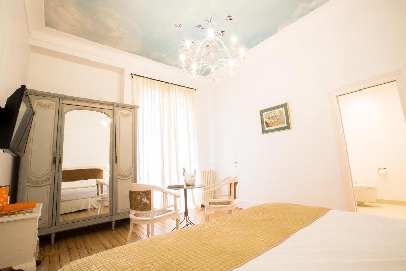 Deluxe Family Castle Room image 3