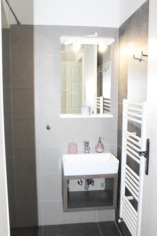 Double or Twin Room with Private Bathroom image 2