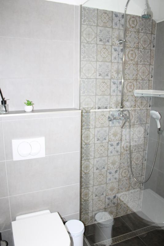 Double or Twin Room with Private Bathroom image 3