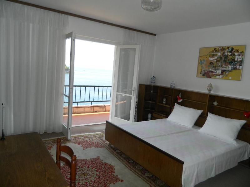 Apartment with Sea View image 2
