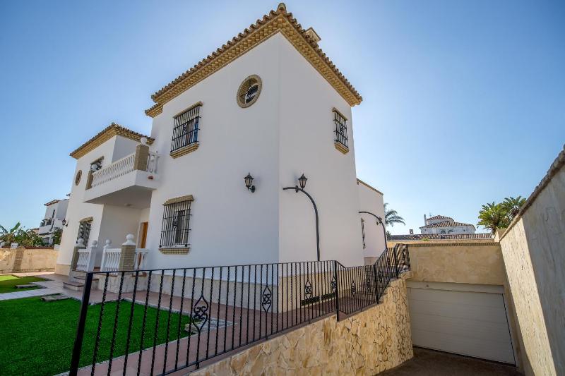 Chalet adosado Atalaya P - image 12
