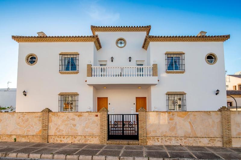 Chalet adosado Atalaya P - image 1