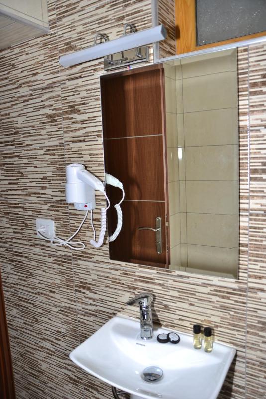 Deluxe Family Room image 2