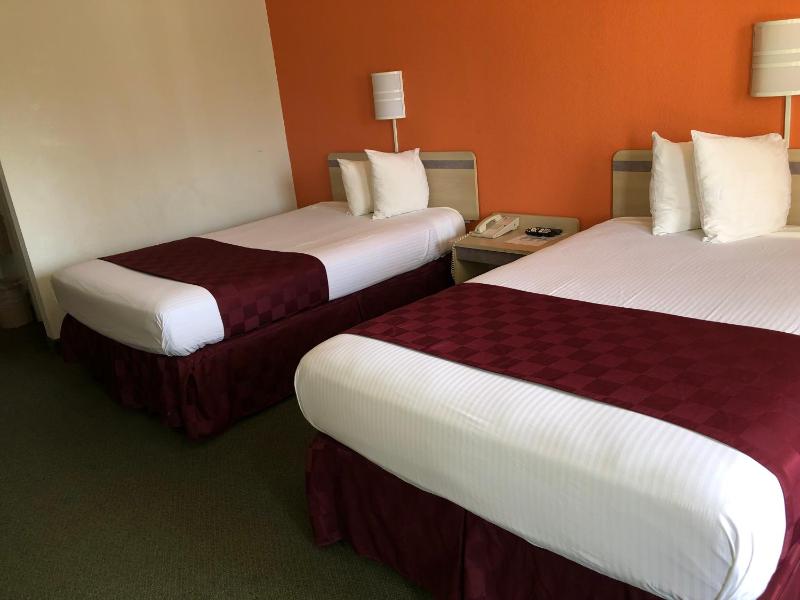 Double Room image 1