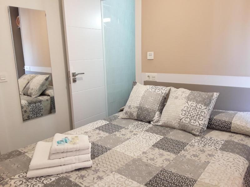 Small Double Room image 2