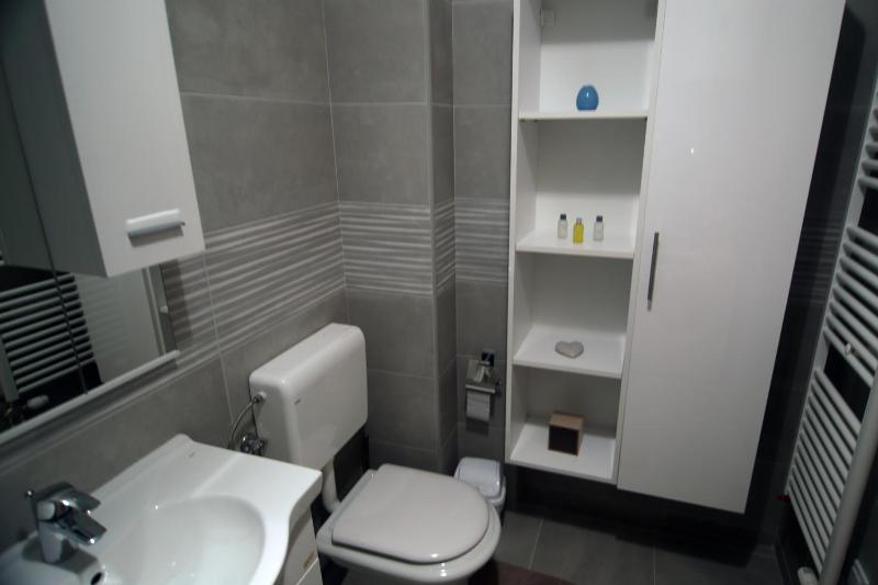 IT Apartment - image 16