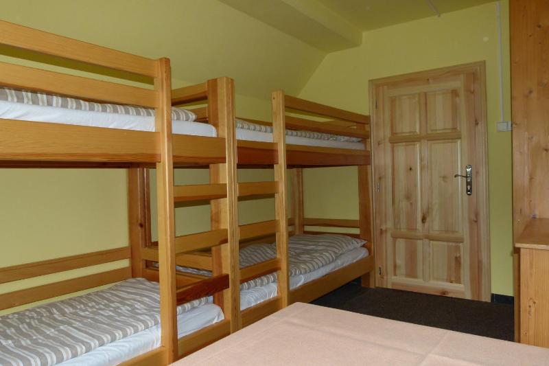 Quadruple Room with Shared Bathroom image 2