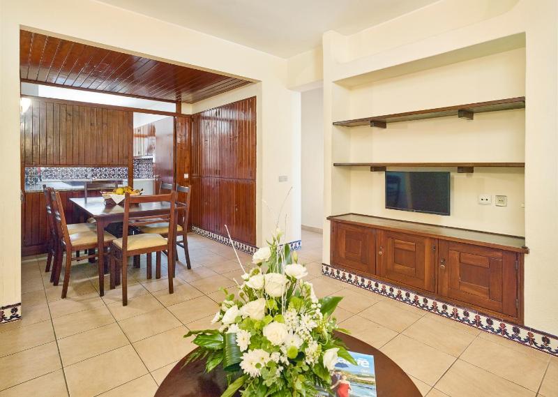 Apartment with Sea View image 1