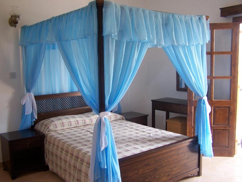 Double or Twin Room with Extra Bed image 2