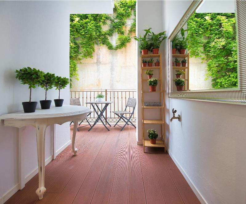 Apartment with Balcony image 3