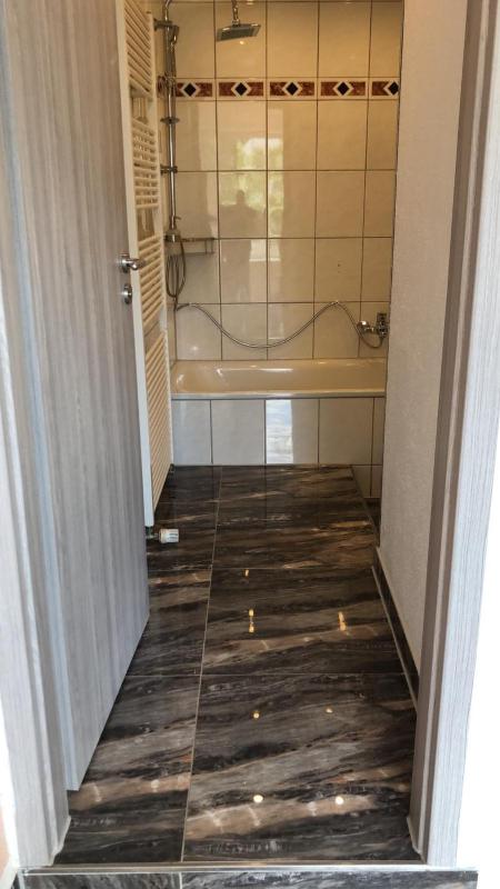 Large Single Room image 2