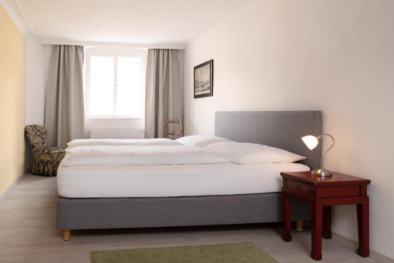 Apartment with City View image 2