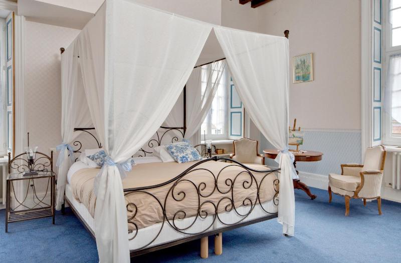 Superior Double Room image 3